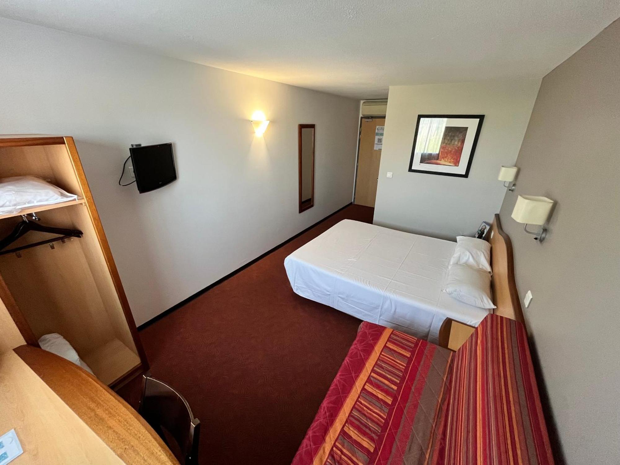Brit Hotel Confort Montauban Exterior photo
