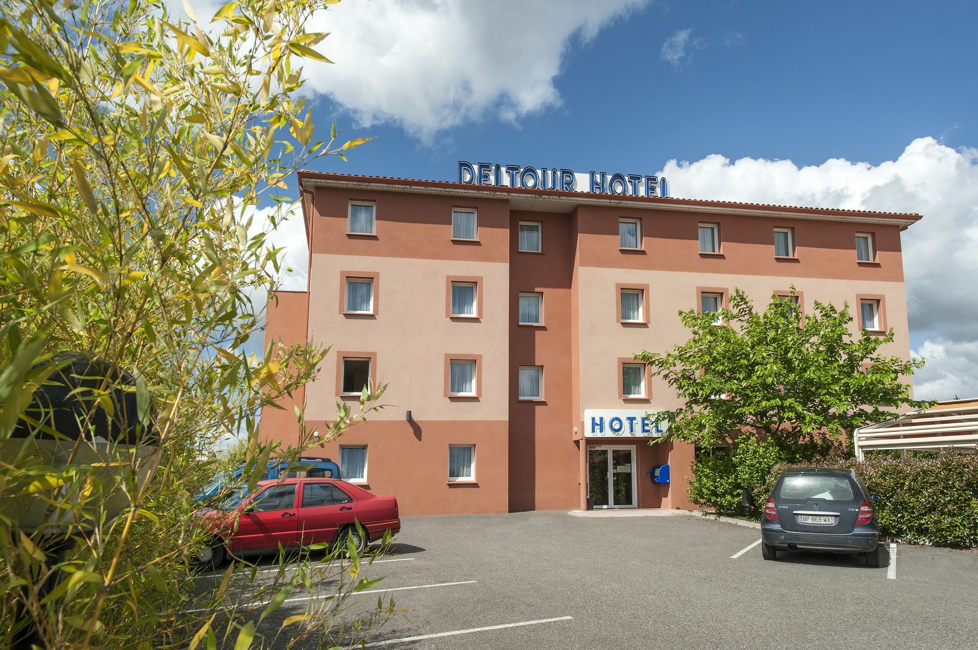 Brit Hotel Confort Montauban Exterior photo